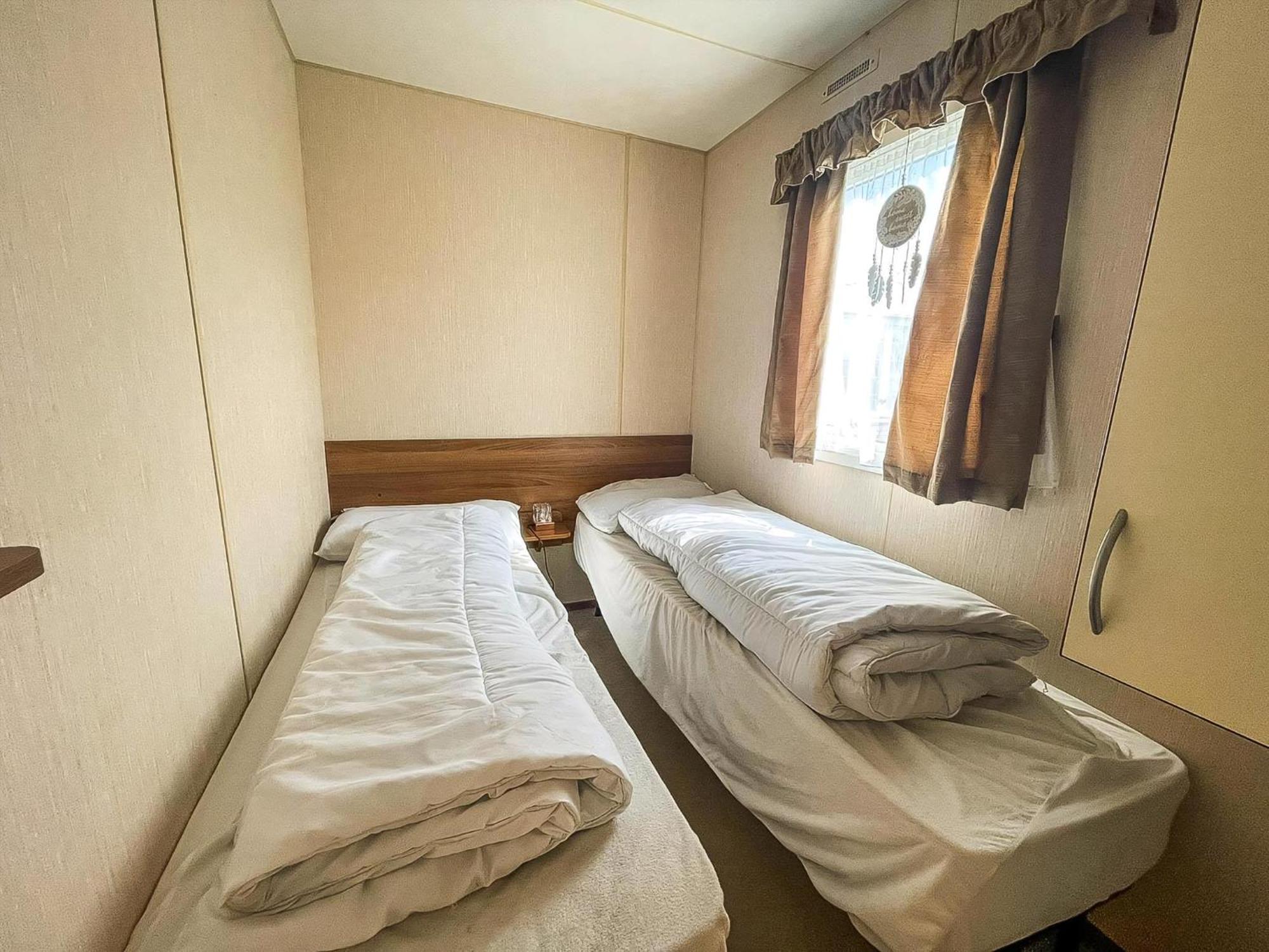 8 Berth Caravan With Decking At Sunnydale In Lincolnshire Ref 35087S Louth  Extérieur photo