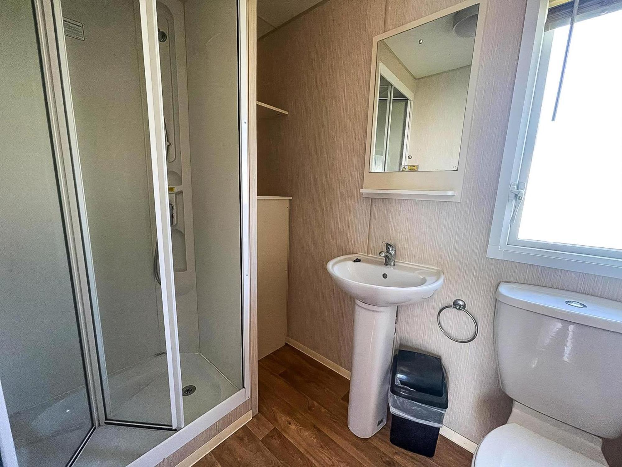8 Berth Caravan With Decking At Sunnydale In Lincolnshire Ref 35087S Louth  Extérieur photo
