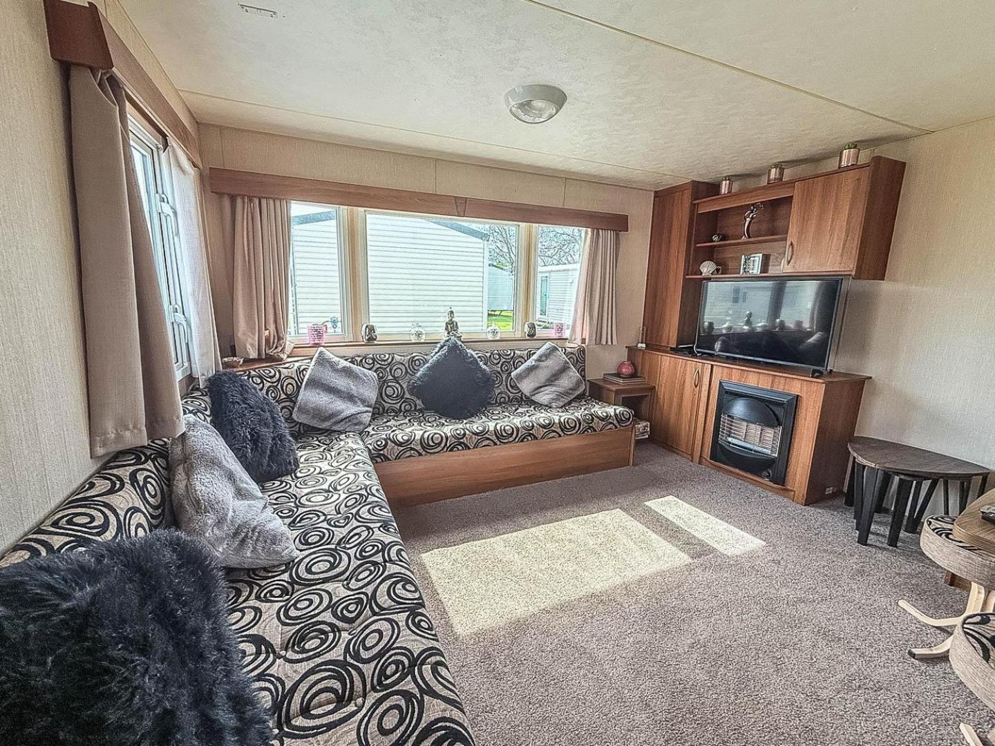 8 Berth Caravan With Decking At Sunnydale In Lincolnshire Ref 35087S Louth  Extérieur photo